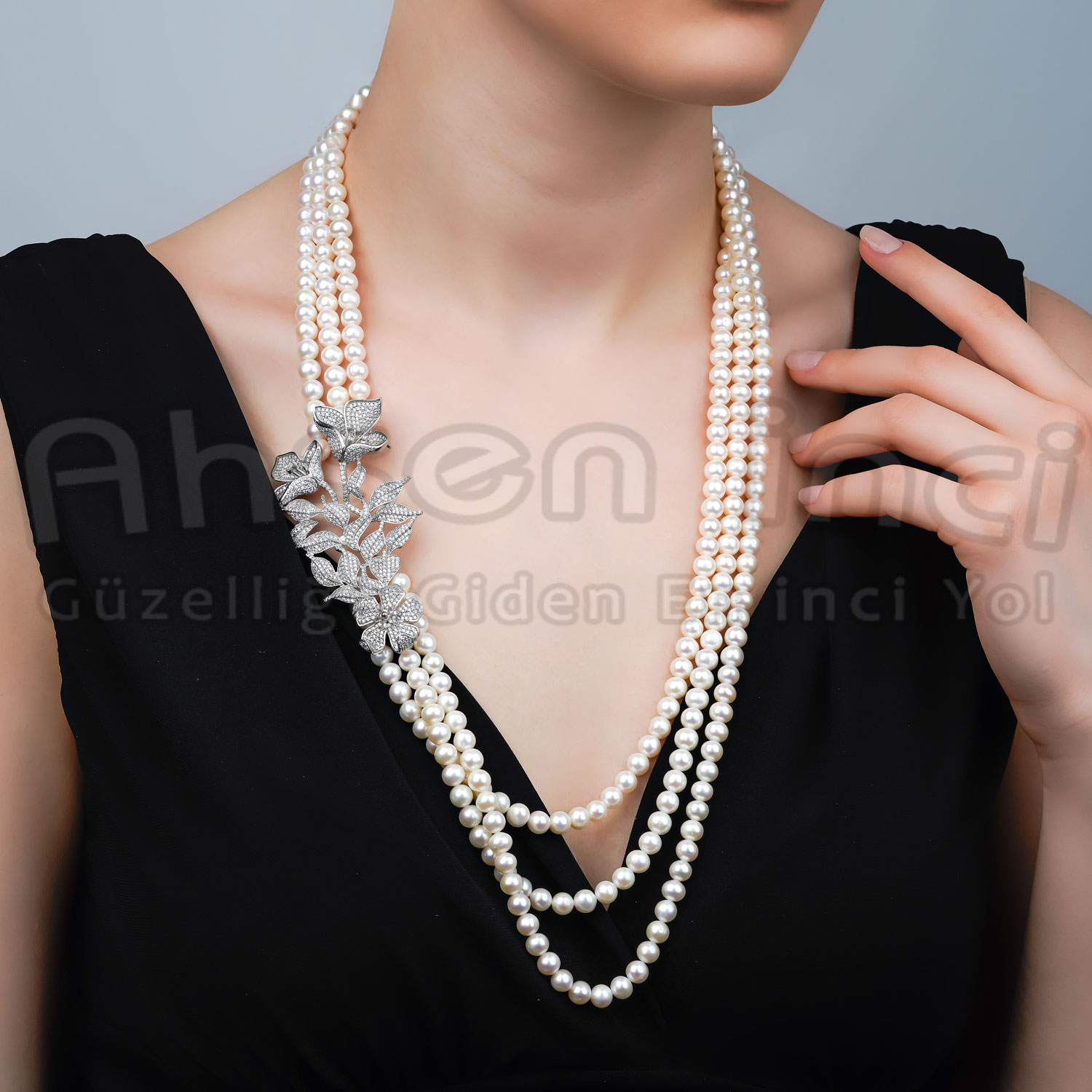 4-Reihige Natürliche Perlenkette mit Silberbrosche AH-0089 - 1