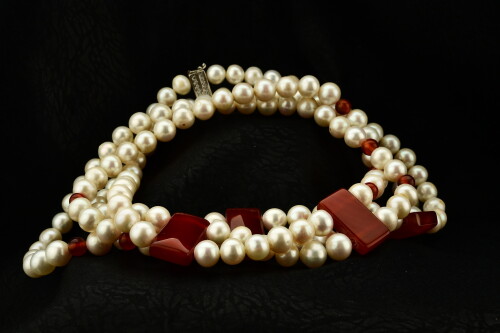 Ahsen 925K Gümüş Broşlu 2 Sıralı Doğal Mercan Beyaz İnci Kolye AH-9919 - (1)